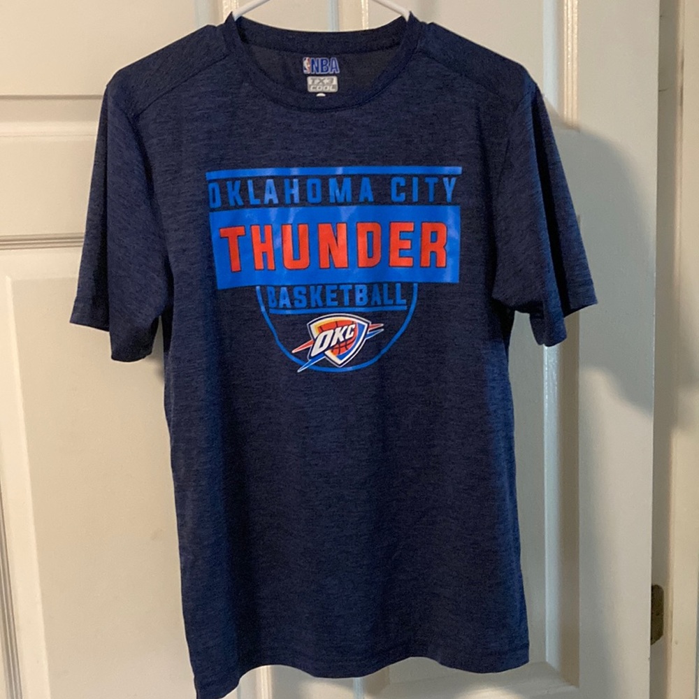 NBA .. Oklahoma City Thunder NBA TX3 cool T-shirt . Size S